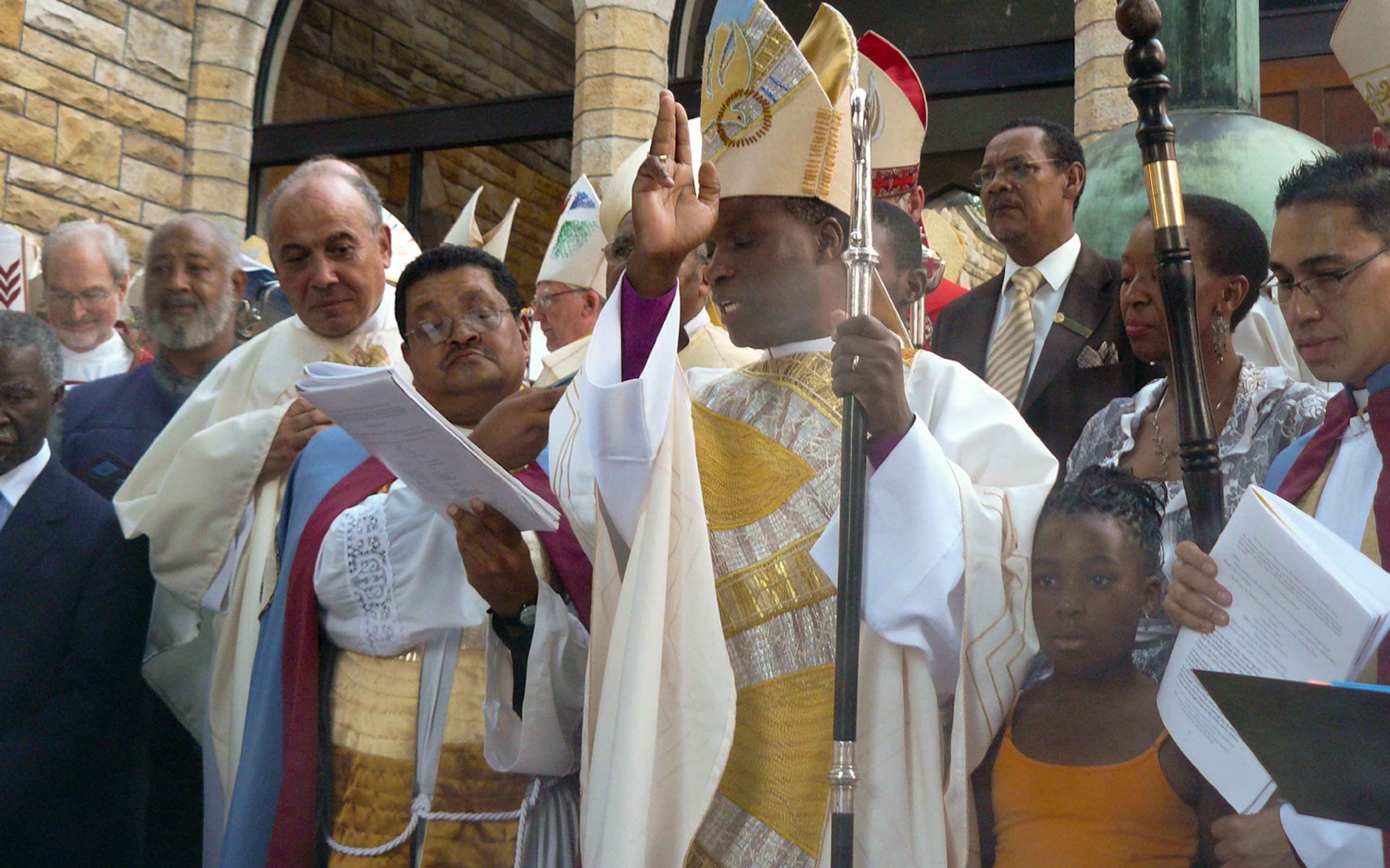 The new Archbishop blesses the city of Cape Town