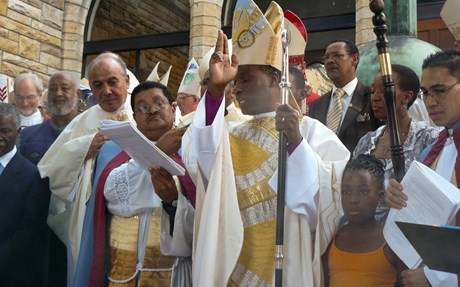 The new Archbishop blesses the city of Cape Town