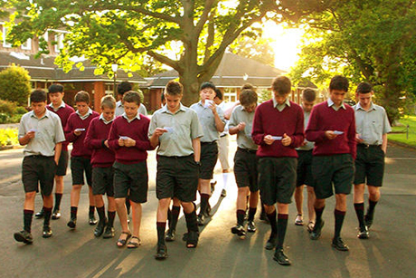 Anglican _Taonga _ASPi Re _Students -from -King -s -College -prayer -walking -with -prayers -for -the -refugees -in -their -hands _460