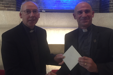 Liv Cath -cheque -handover -metro -cath -theft