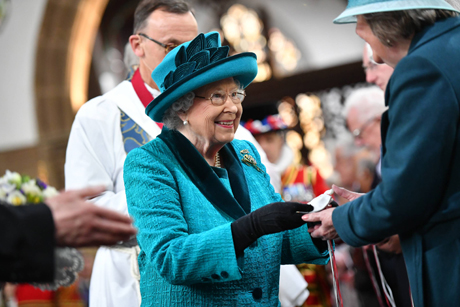 Will -Johnston _Royal -Maundy -Leicester -2017-presentation -woman