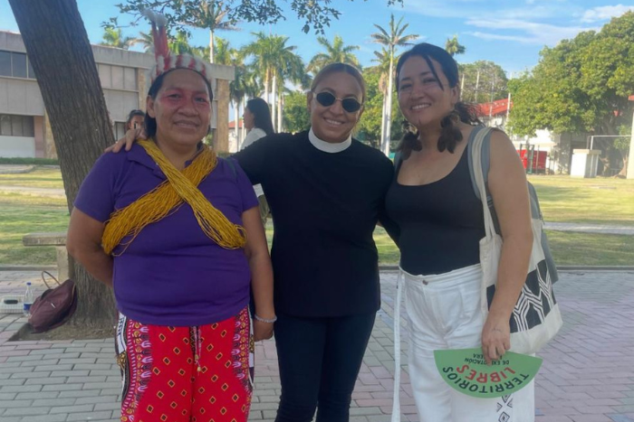 Revd Luz Maria Lambis Garces (centre) with indigenous women from Ecuador at the Santa Marta conference on a fossil fuel free future